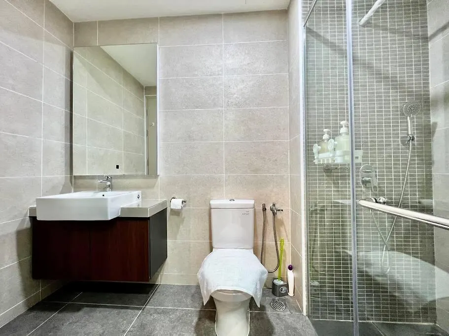 New Bali Kota-1Room/4-5Pax/Nr Jonkerstreet 10Minit Malacca Malaysia